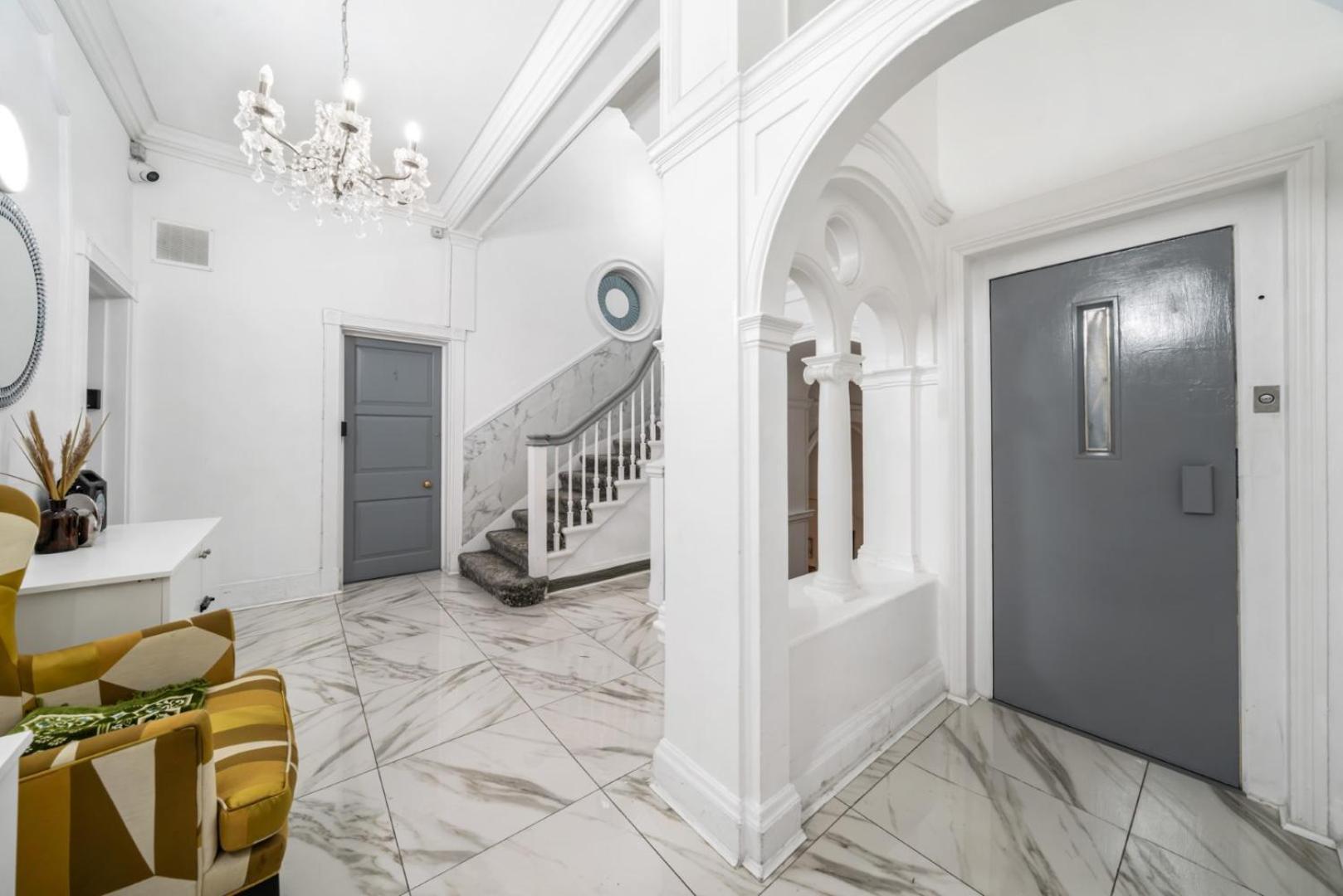 Oxford Street Chic Retreat - Unparalleled Elegance And Urban Comfort! Gc1 London Exterior photo