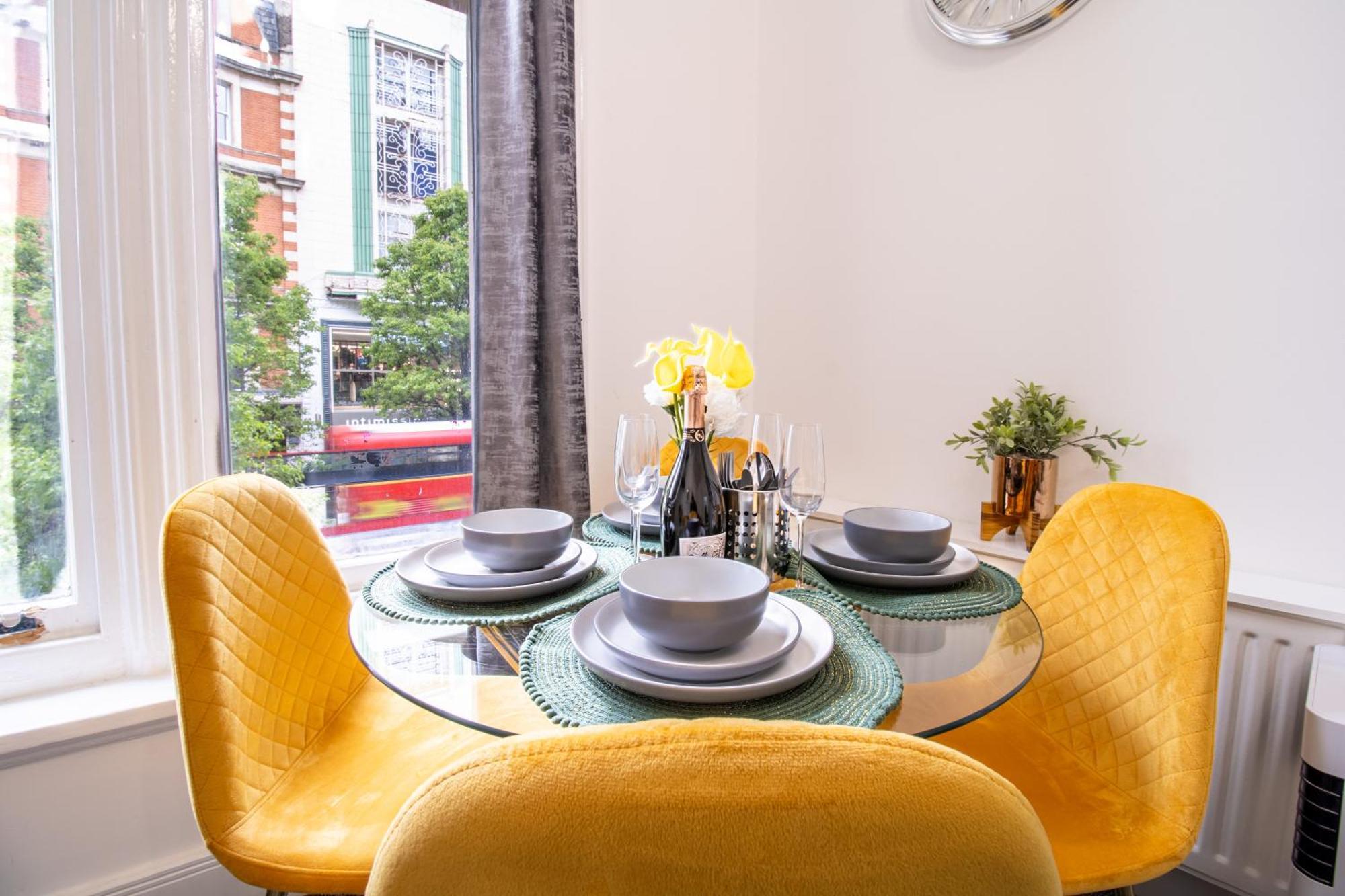 Oxford Street Chic Retreat - Unparalleled Elegance And Urban Comfort! Gc1 London Exterior photo